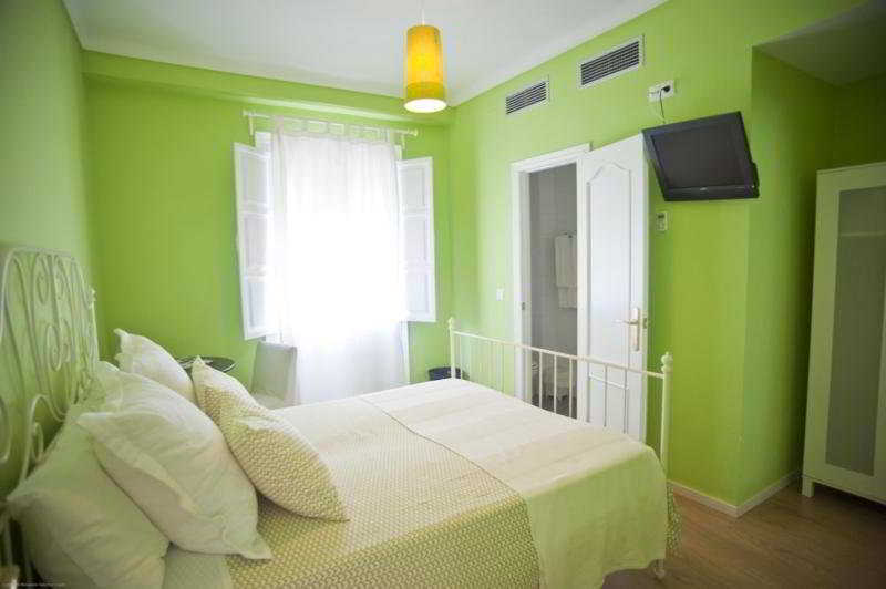 Hostal Five Gates Osuna Exterior foto